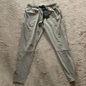 Men’s Fabletics joggers. NWT